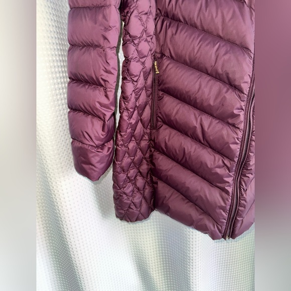 MICHAEL KORS Asymmetrical Packable Down Puffer Coat - Picture 6 of 16